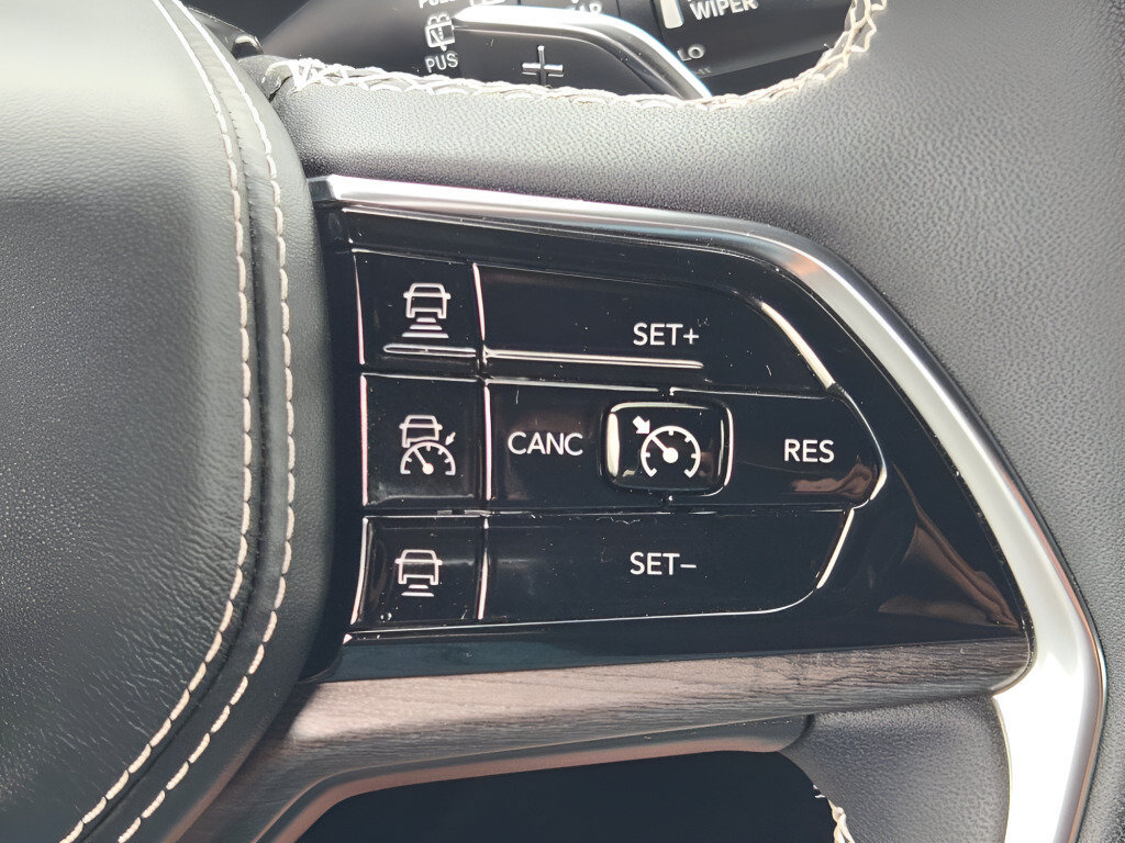 Certified 2023 Jeep Grand Cherokee Overland AWD/4WD image 38