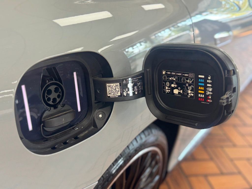 Used 2023 Mercedes-Benz EQE 500 4MATIC Sedan image 12