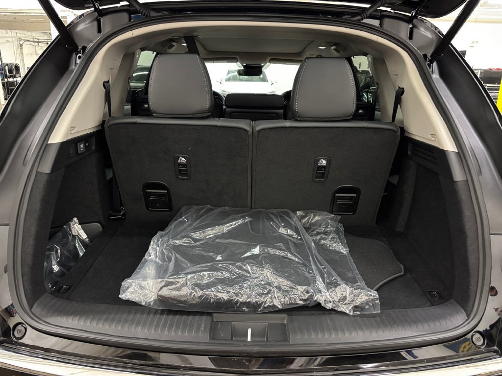 Certified 2026 Acura MDX w/ Technology Package AWD/4WD image 17