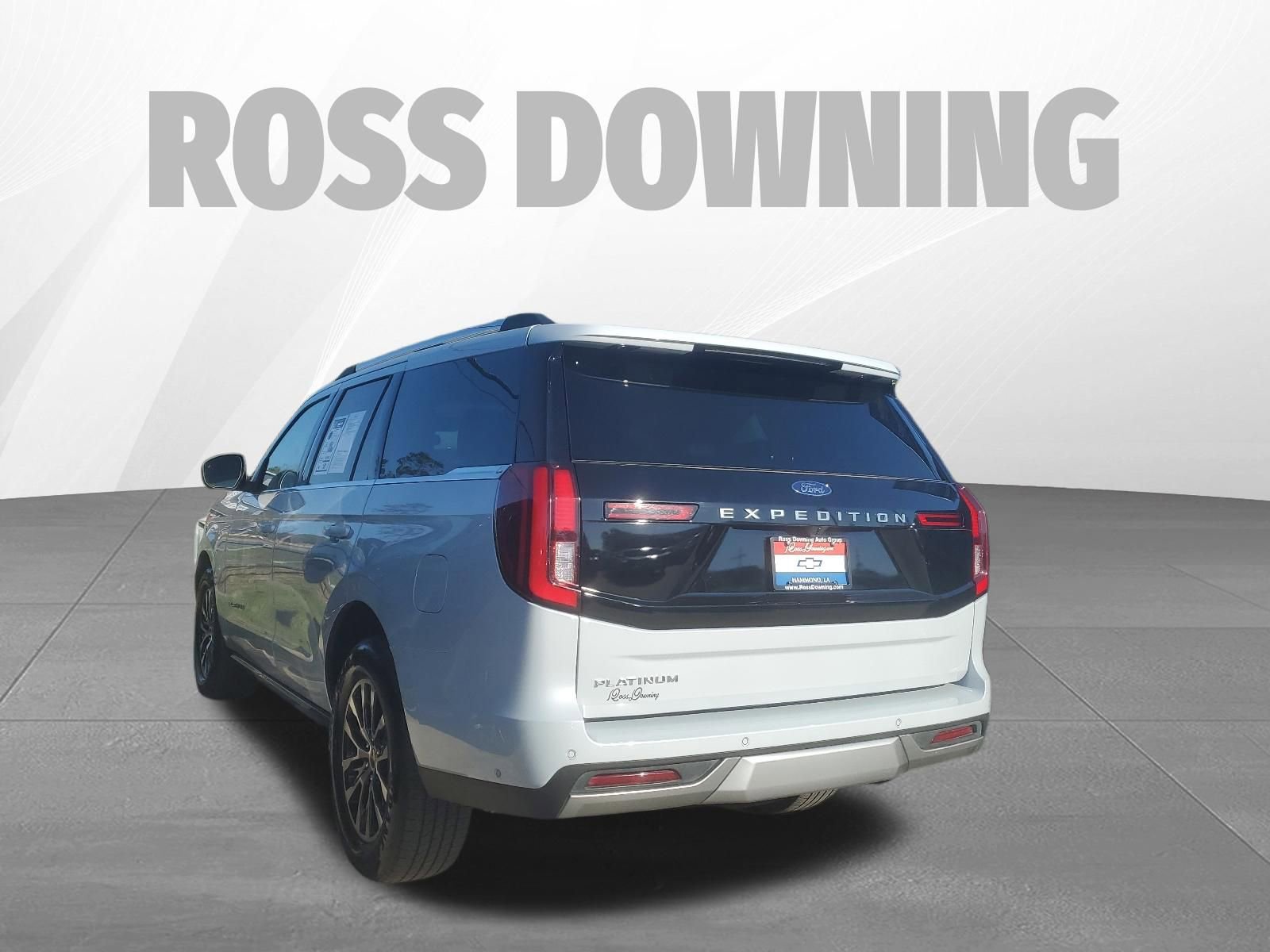 Used 2025 Ford Expedition Platinum image 6