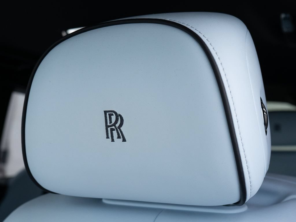 Certified 2025 Rolls-Royce Cullinan AWD/4WD image 18
