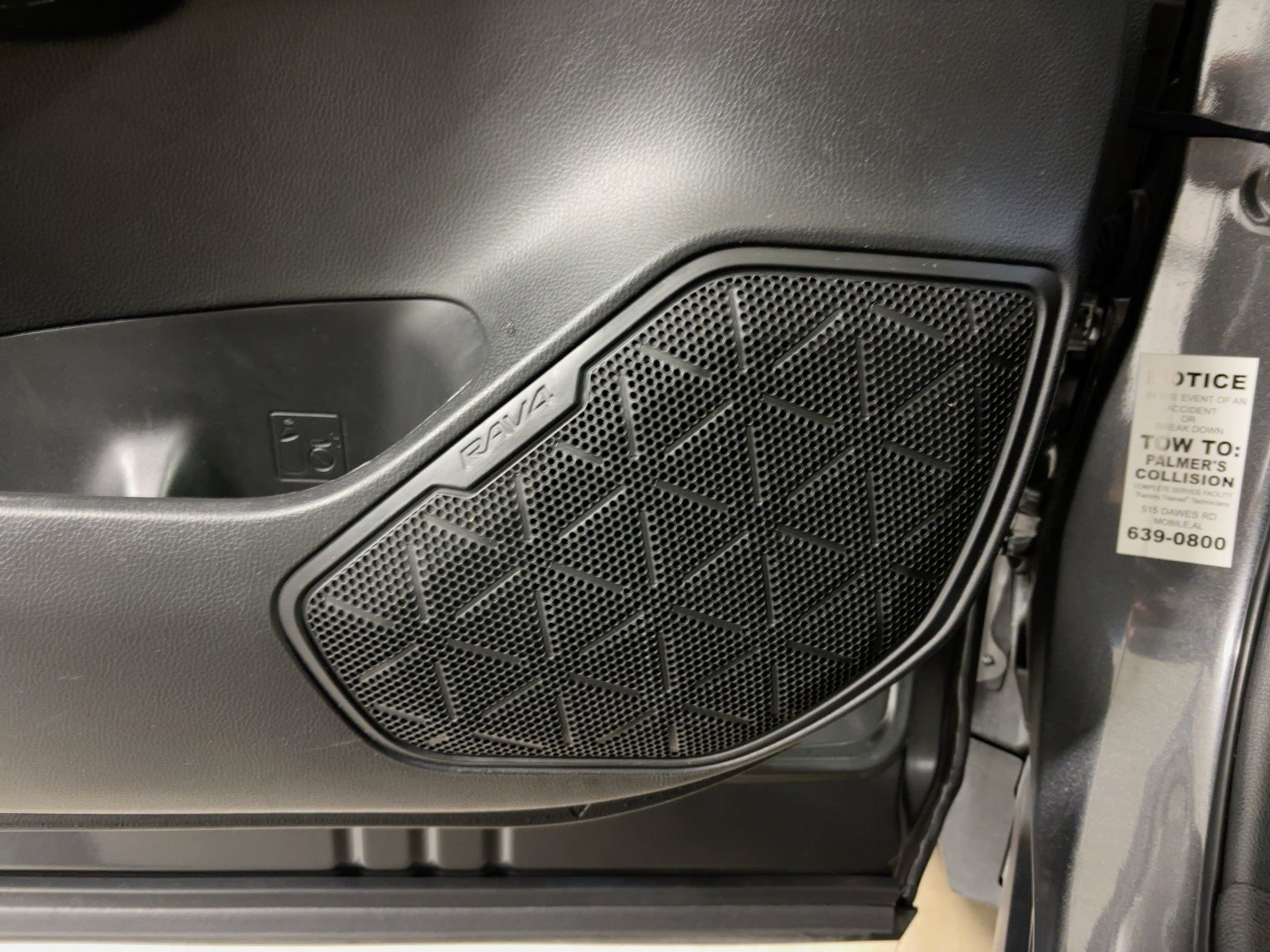 Used 2022 Toyota RAV4 XLE Premium image 22