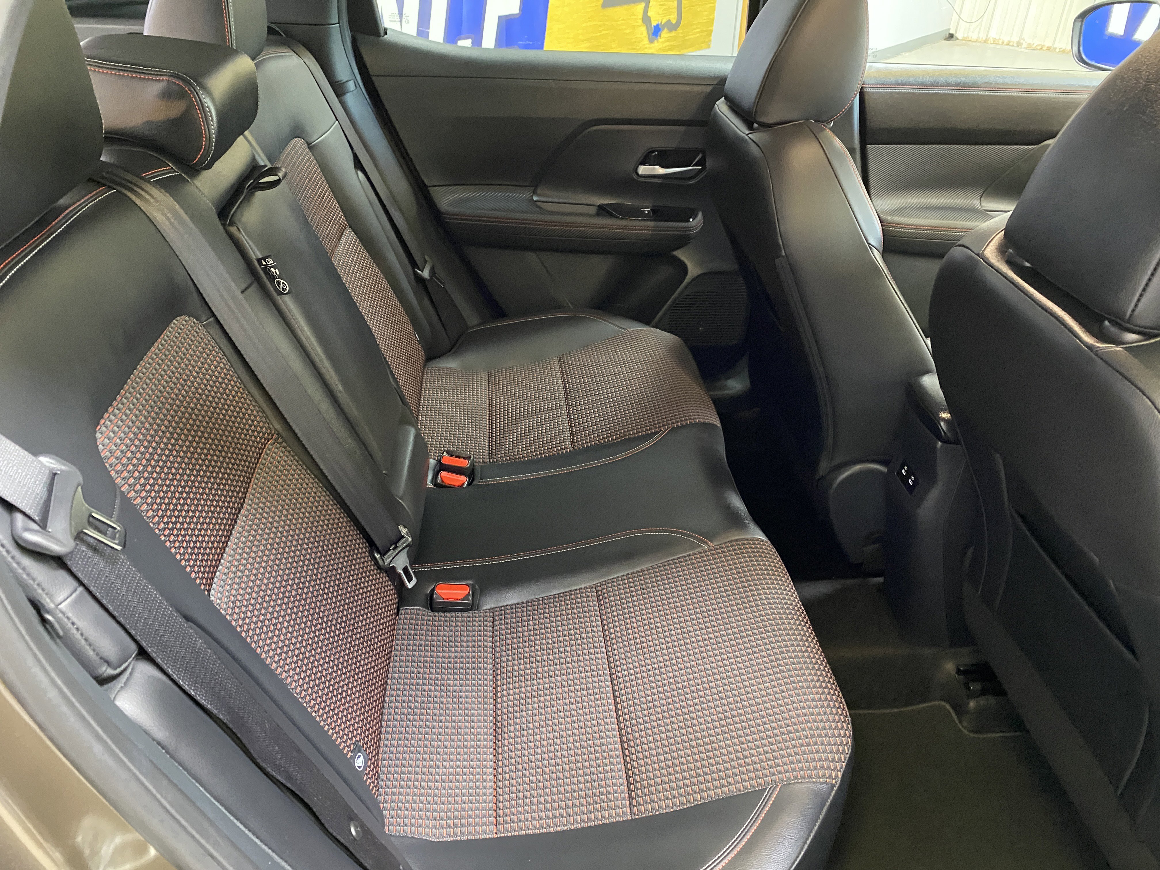 Used 2025 Nissan Kicks SR image 27