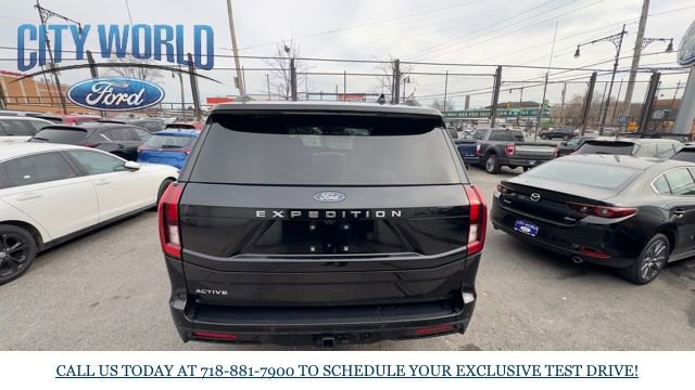 Certified 2025 Ford Expedition Active image 3