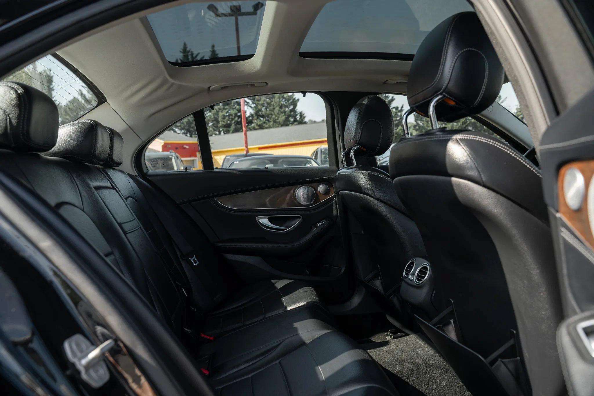 Used 2015 Mercedes-Benz C 300 4MATIC Sedan w/ Premium 1 Package image 10