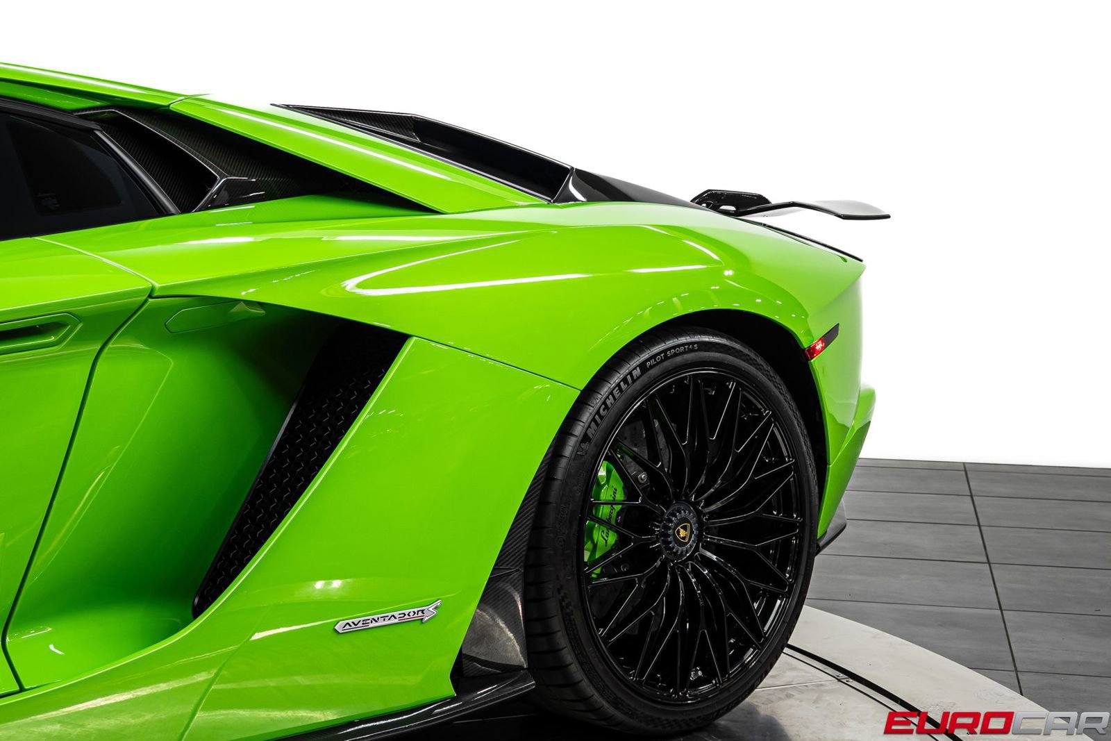 Used 2018 Lamborghini Aventador S AWD/4WD image 16