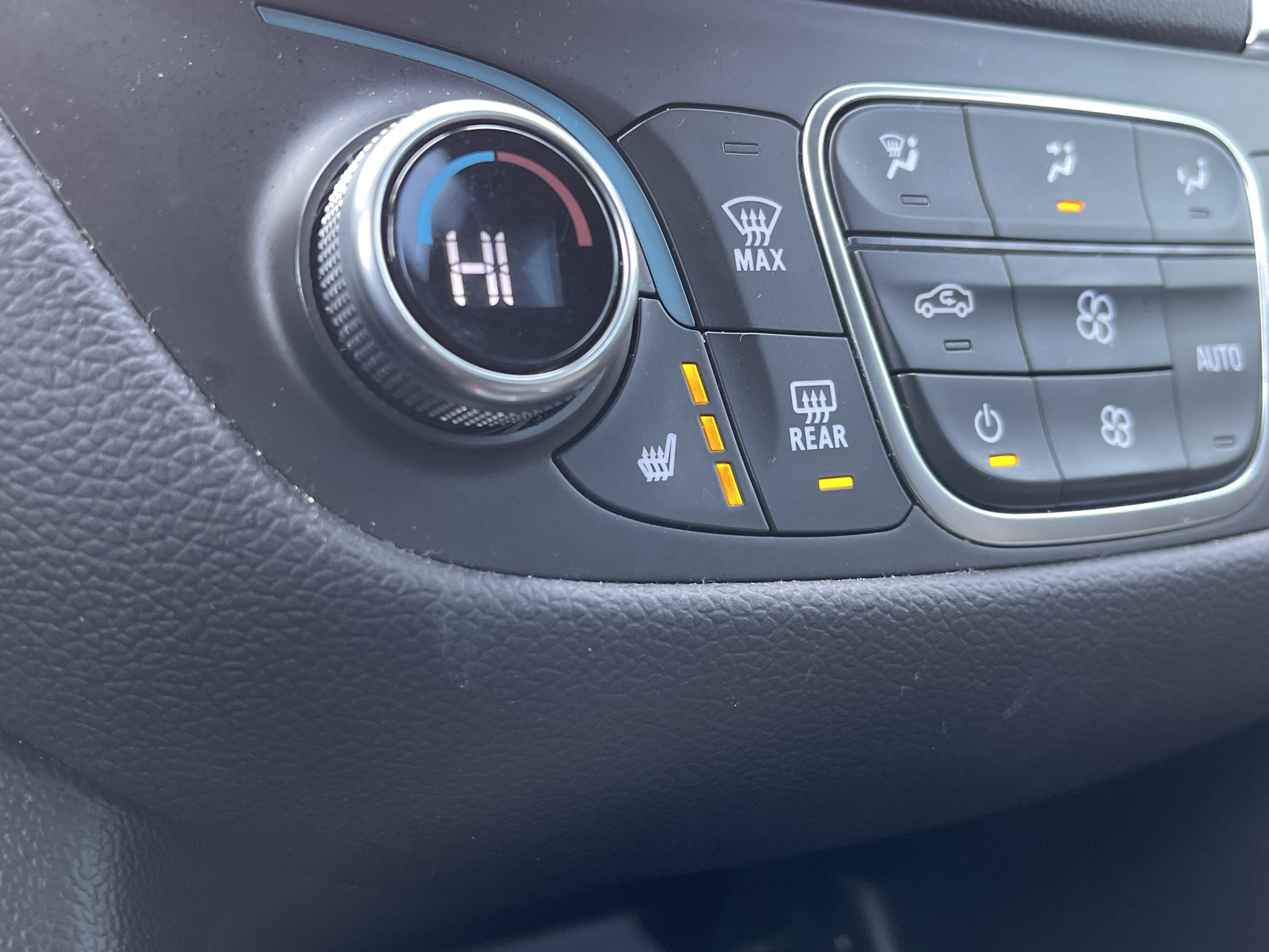 Used 2024 Chevrolet Equinox LT image 29