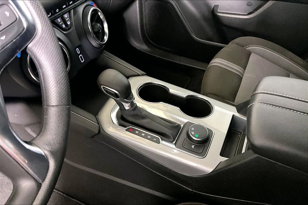 Used 2025 Chevrolet Blazer LT FWD image 13