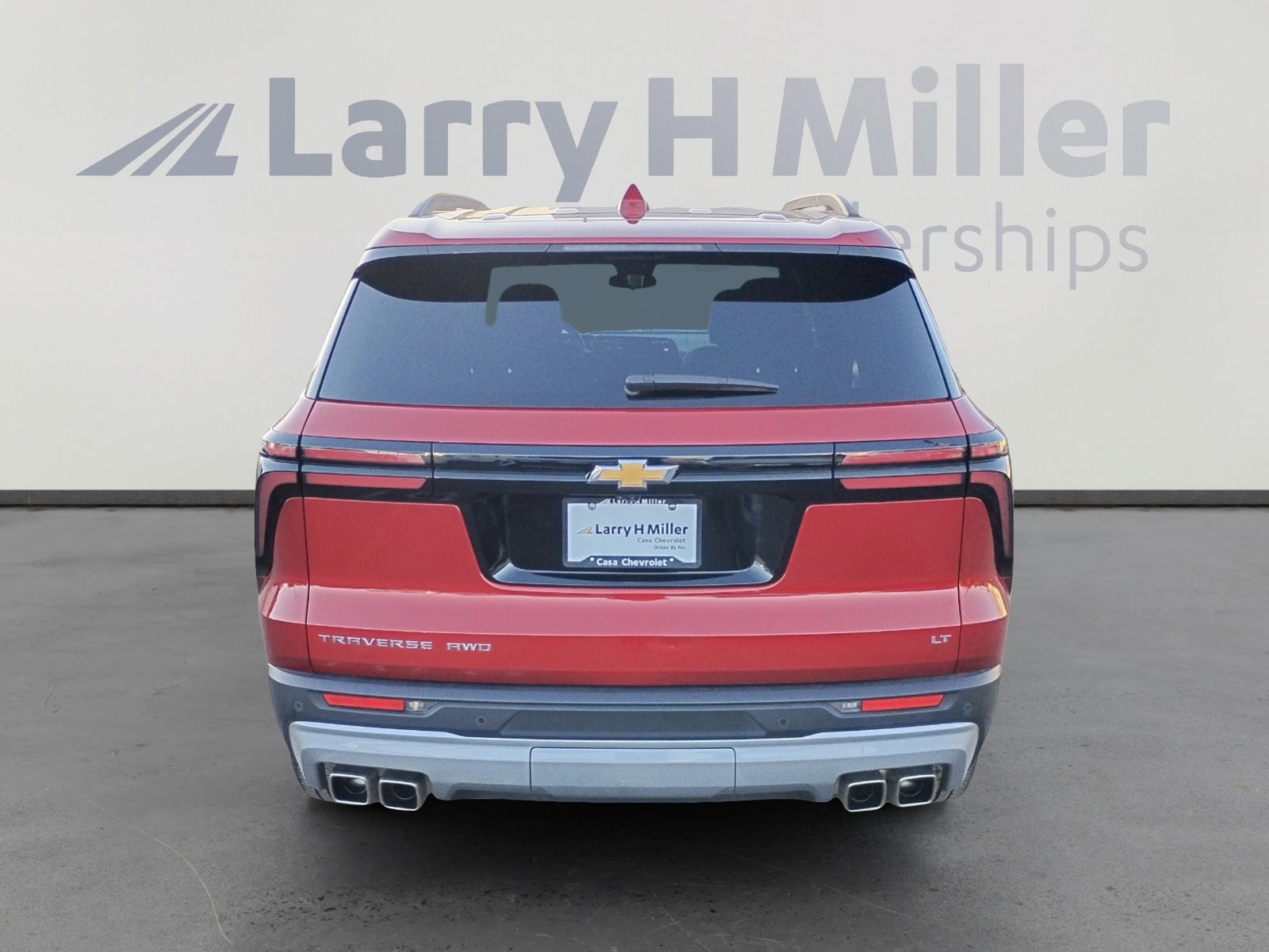 Used 2024 Chevrolet Traverse LT w/ Trailering Package image 4