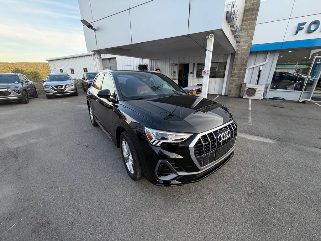 Used 2023 Audi Q3 2.0T Premium w/ Convenience Package AWD/4WD image 7