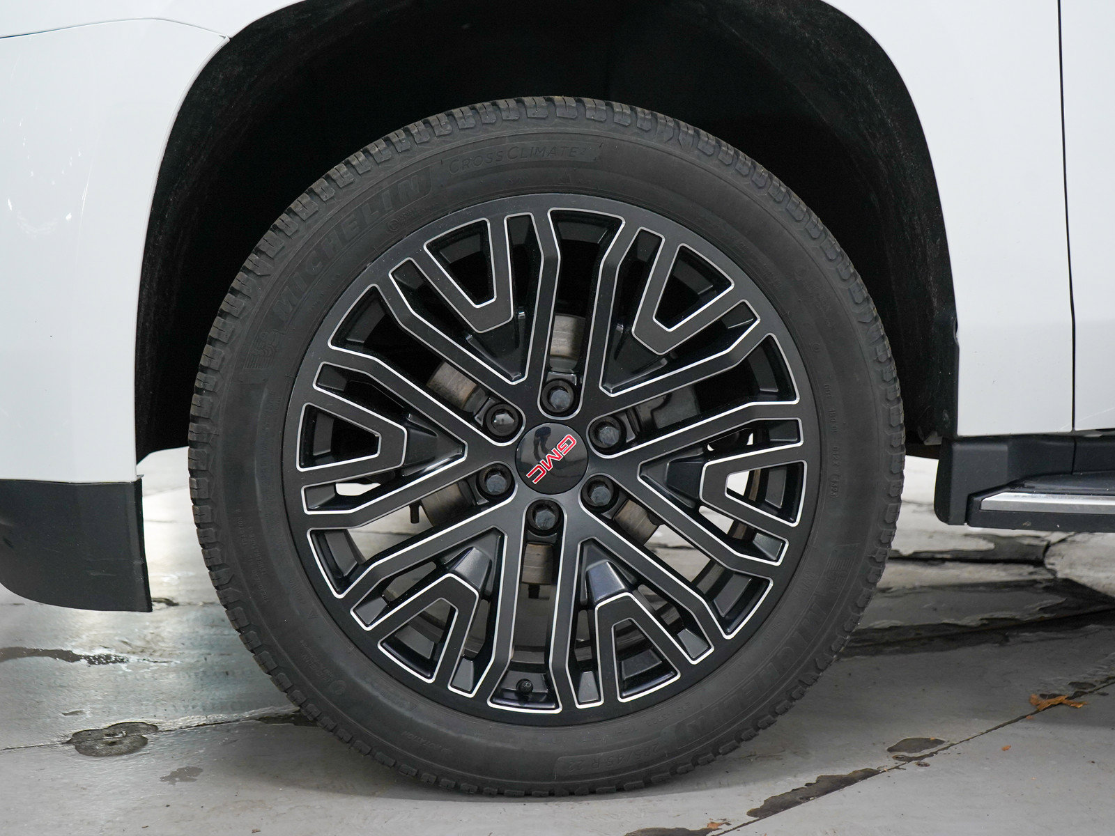 Used 2019 GMC Yukon SLE w/ SLE Value Package AWD/4WD image 30