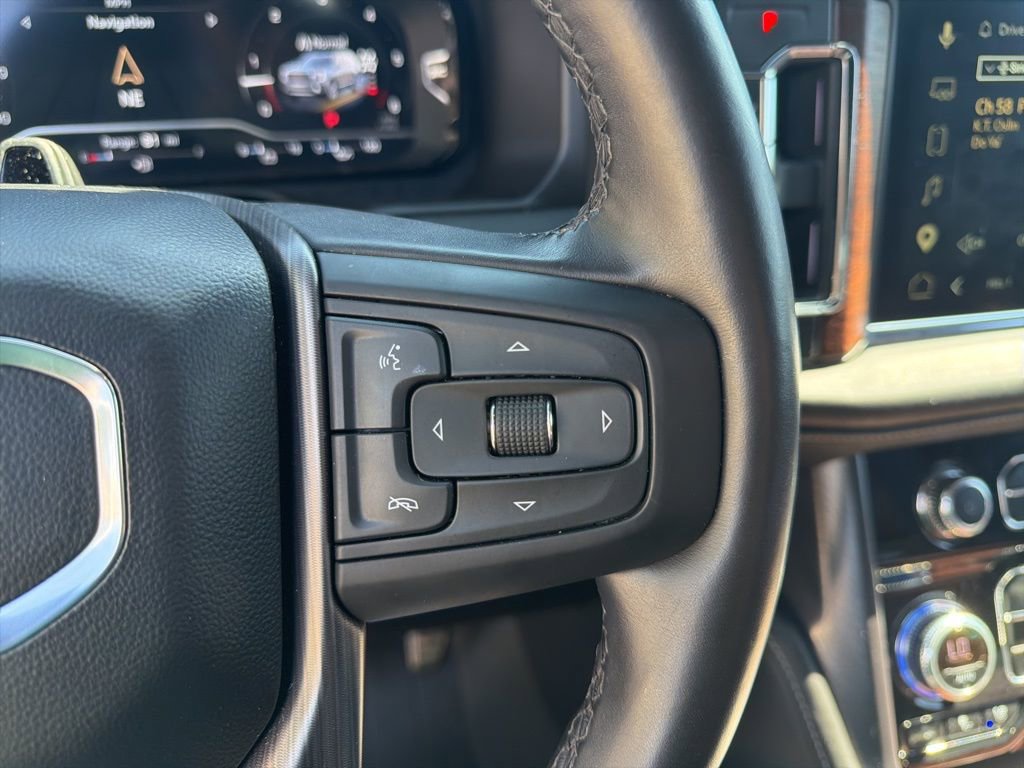 Used 2023 GMC Yukon XL Denali Ultimate image 11