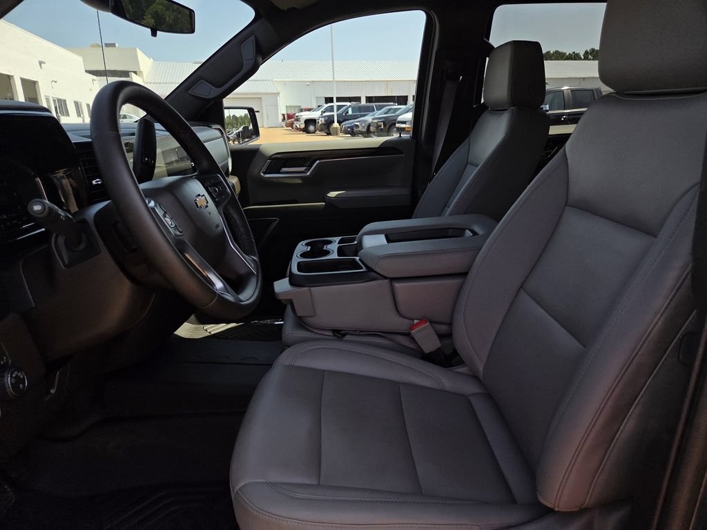 Used 2026 Chevrolet Silverado 1500 LT AWD/4WD image 17