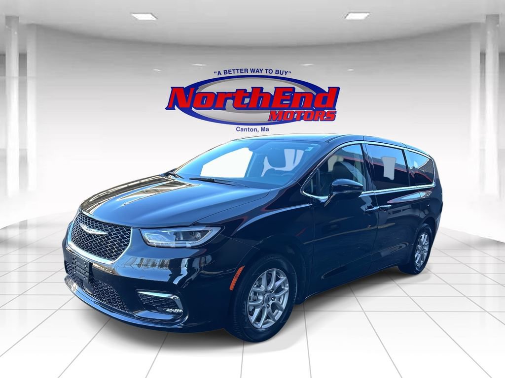 Used 2024 Chrysler Pacifica Touring-L image 7