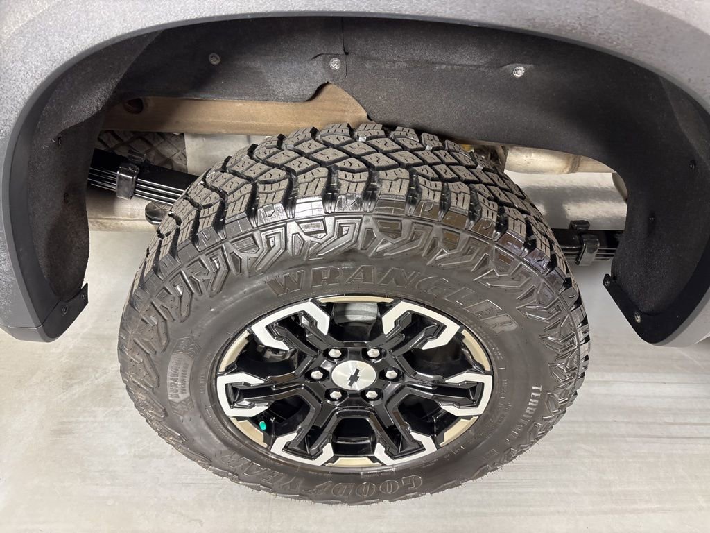 Used 2022 Chevrolet Silverado 1500 ZR2 image 13