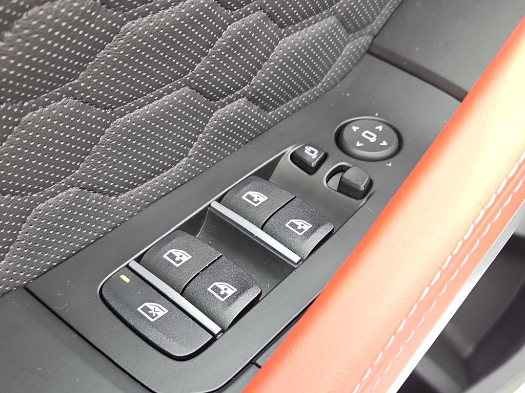Used 2025 BMW X6 M Competition w/ Executive Package AWD/4WD image 32