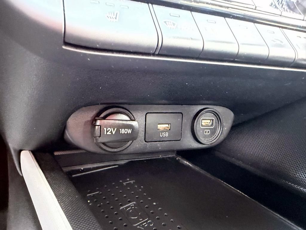 Certified 2023 Hyundai Elantra Limited FWD image 24