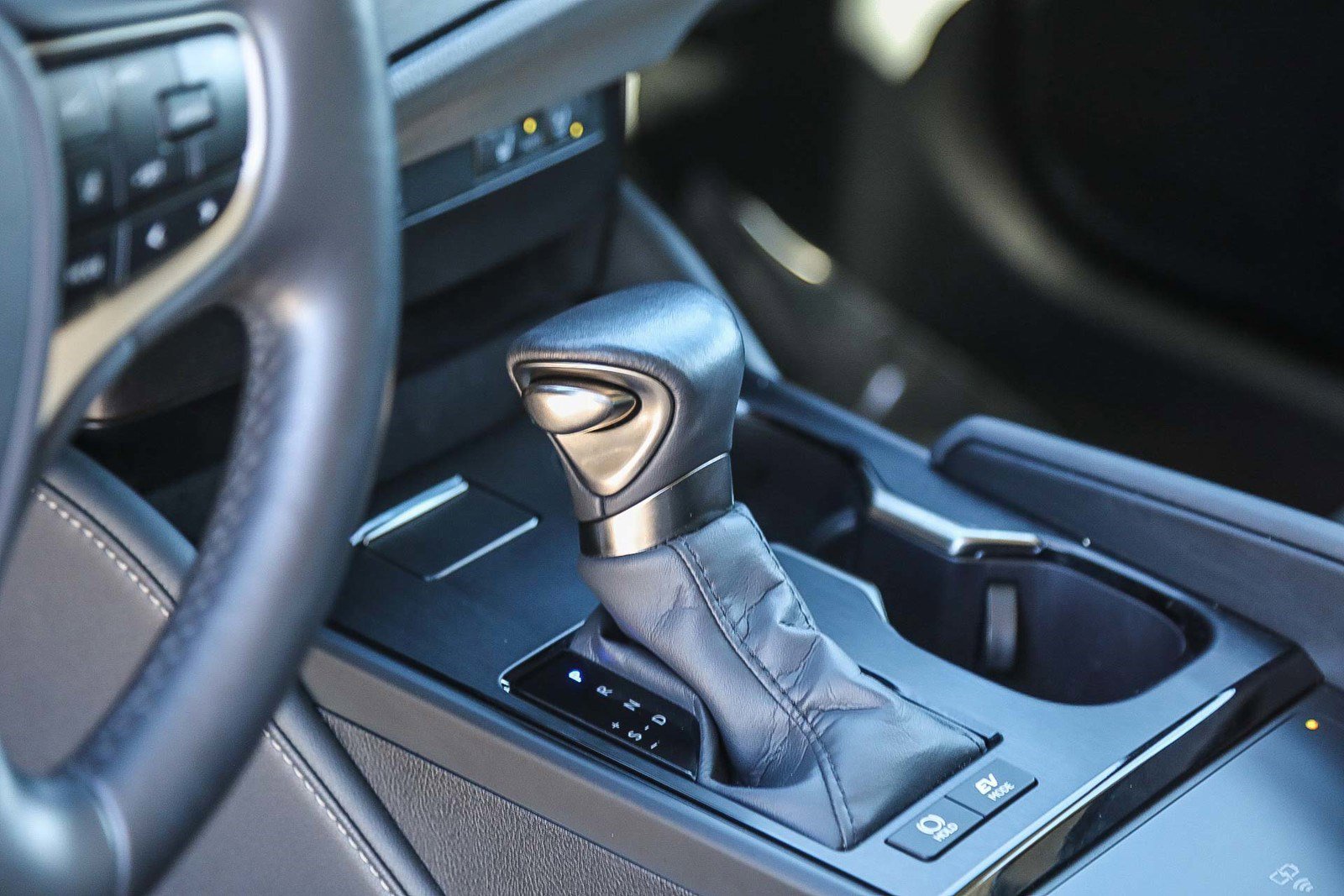 Used 2024 Lexus ES 300h w/ Premium Package image 20