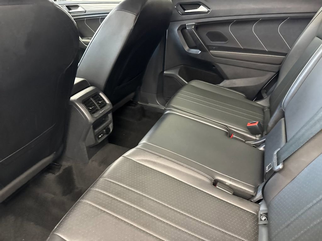 Used 2024 Volkswagen Tiguan SE image 11