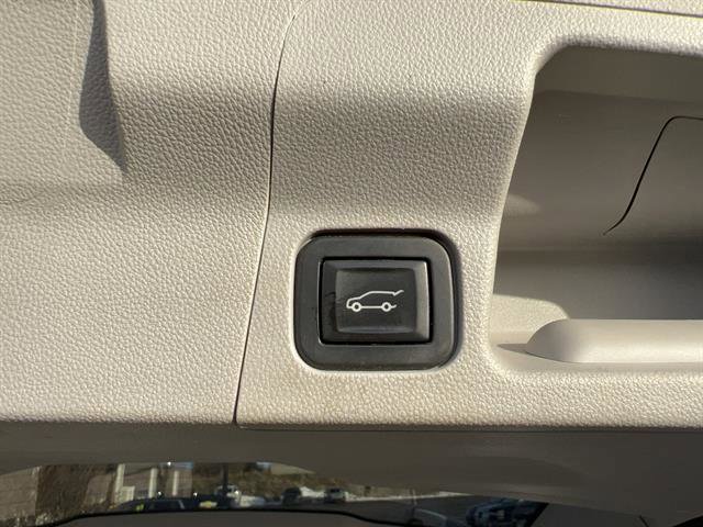 Used 2020 GMC Acadia SLT w/ Premium Package image 10