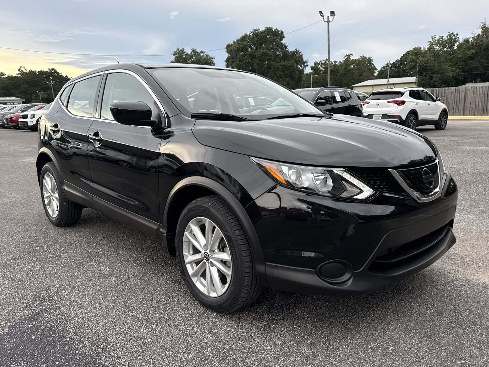 Used 2019 Nissan Rogue Sport S w/ Appearance Package FWD image 7