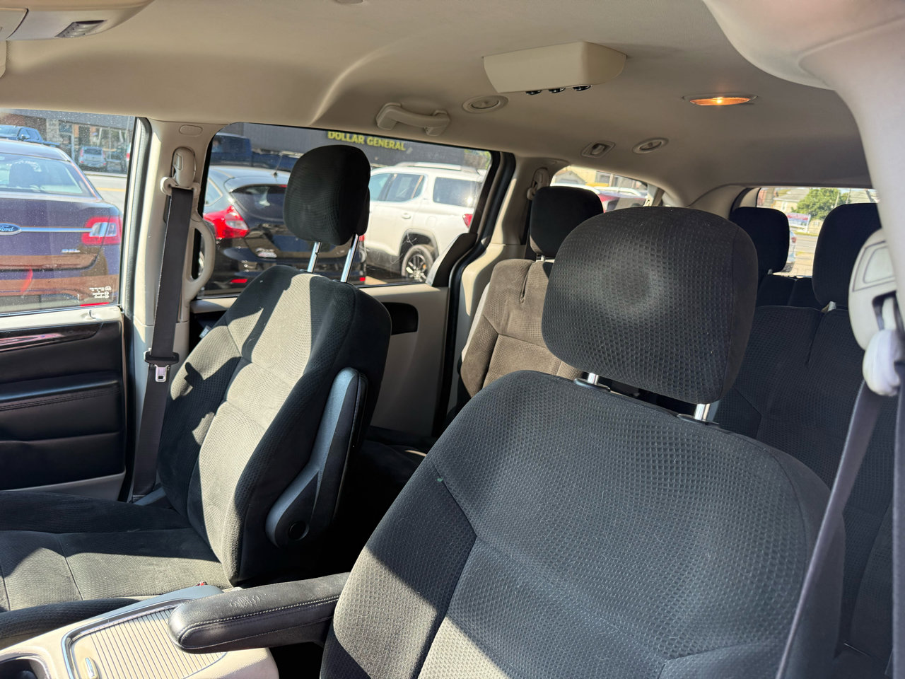 Used 2016 Dodge Grand Caravan SXT image 24