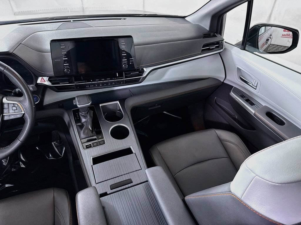 Certified 2021 Toyota Sienna XSE AWD/4WD image 28