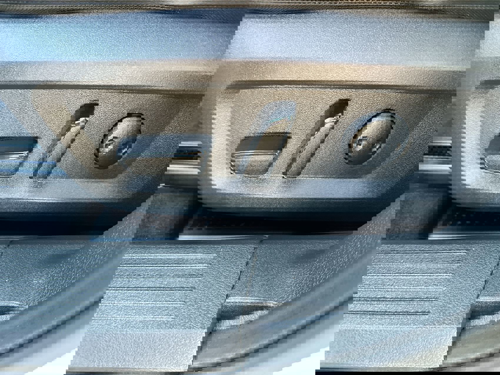 Used 2023 Nissan Rogue SV w/ SV Premium B Package image 12