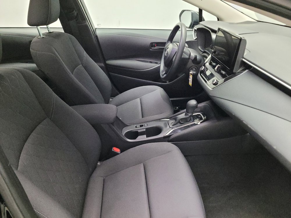 Used 2025 Toyota Corolla LE image 21