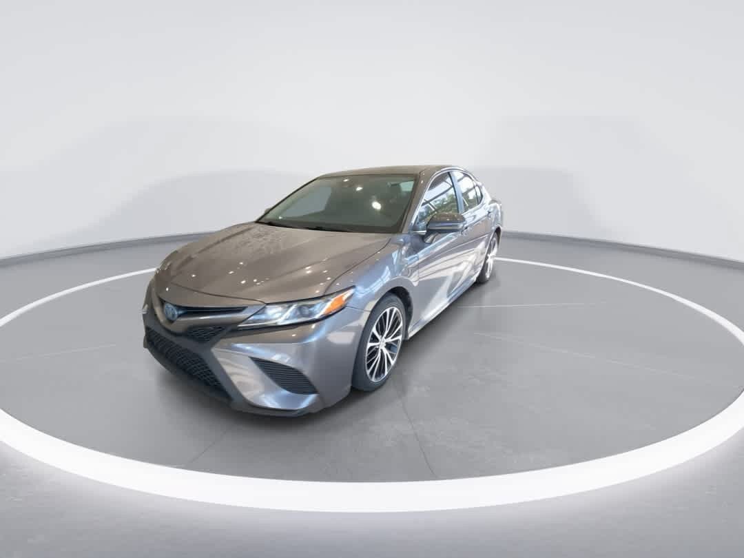 Used 2020 Toyota Camry SE w/ Carpet Mat Package FWD image 4