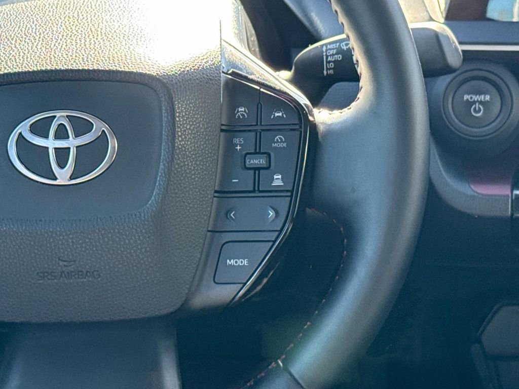 Used 2024 Toyota Prius Prime SE image 12