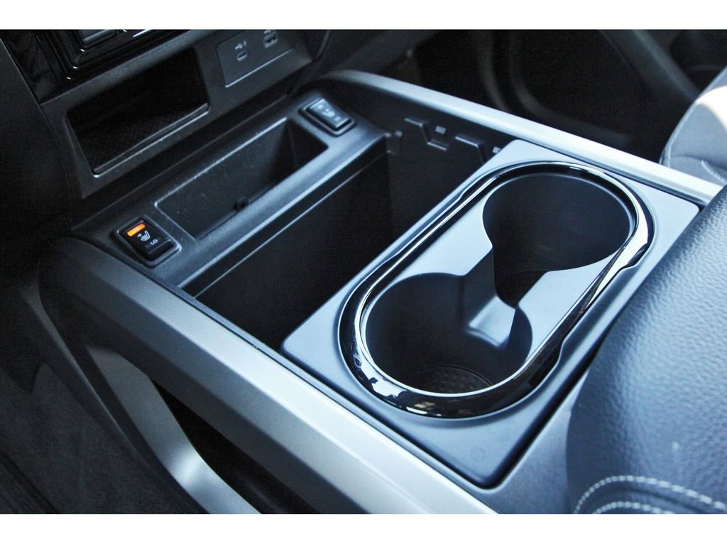 Used 2024 Nissan Titan SV w/ SV Bronze Edition Package image 28