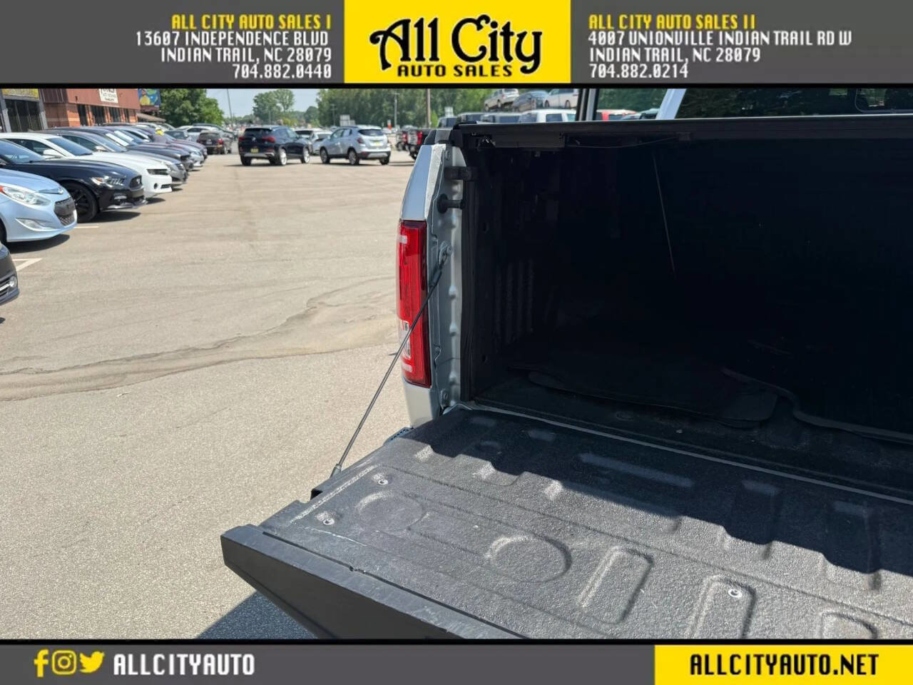 Used 2017 Ford F150 XLT w/ Equipment Group 302A Luxury AWD/4WD image 43