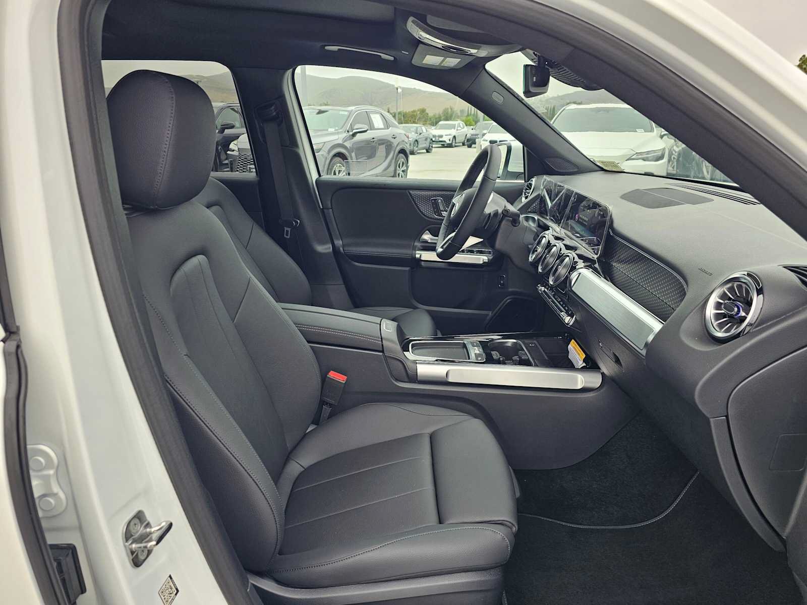 New 2026 Mercedes-Benz GLB 250 image 10