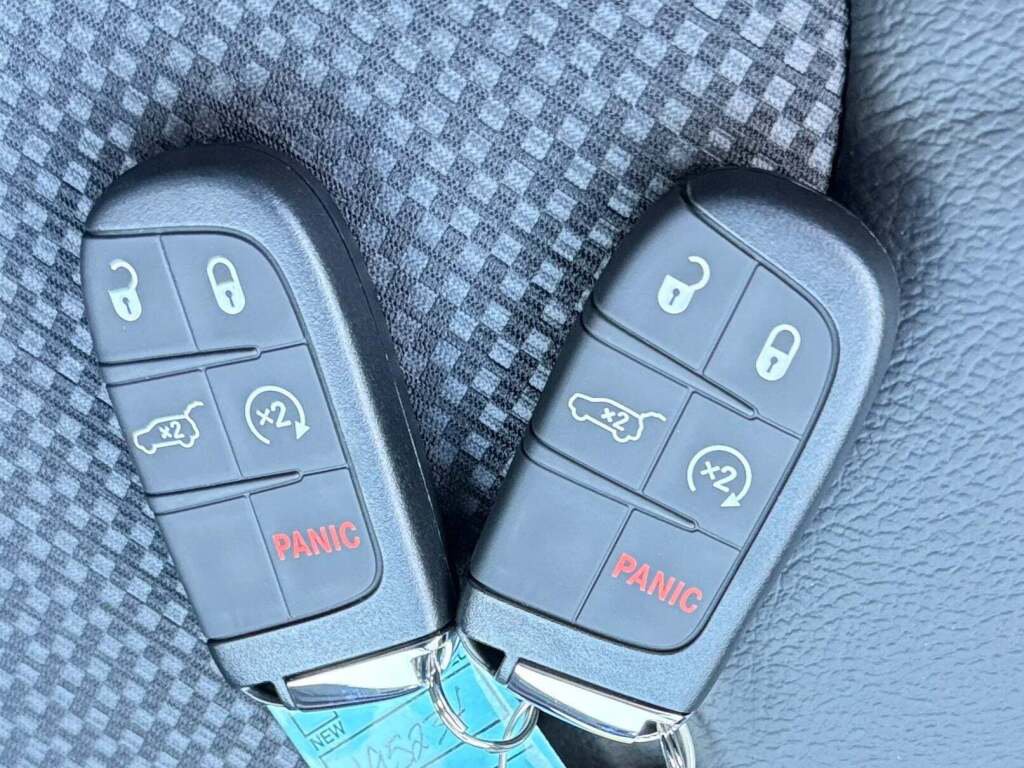 New 2026 Jeep Compass Trailhawk image 32