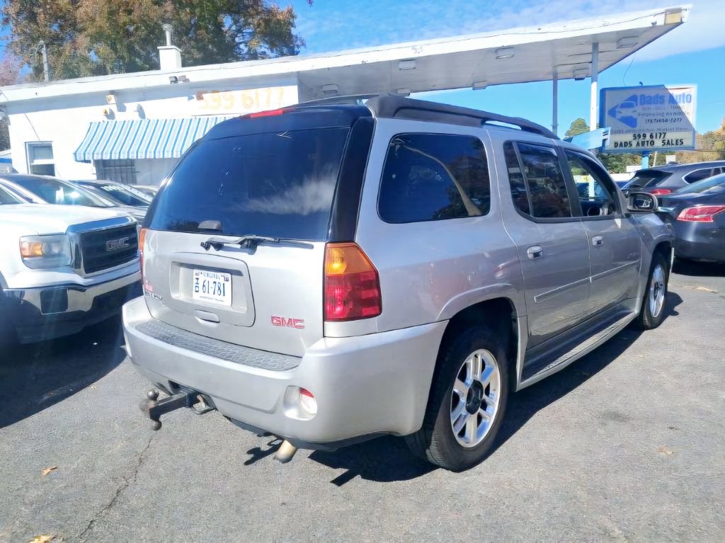 Used 2006 GMC Envoy XL Denali image 2