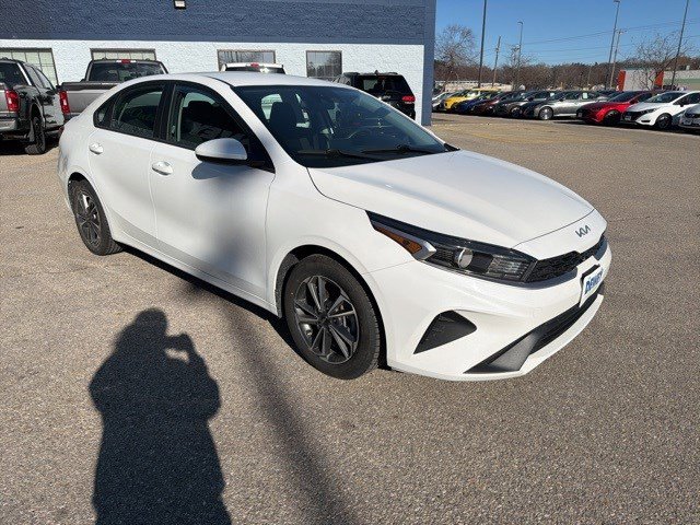 Used 2023 Kia Forte LXS image 7