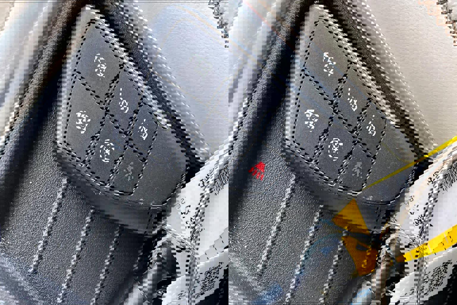 Used 2024 GMC Yukon Denali w/ Advanced Technology Package image 15