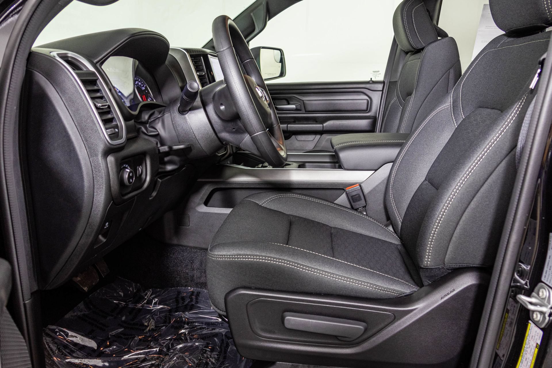 New 2026 RAM 1500 Express AWD/4WD image 18