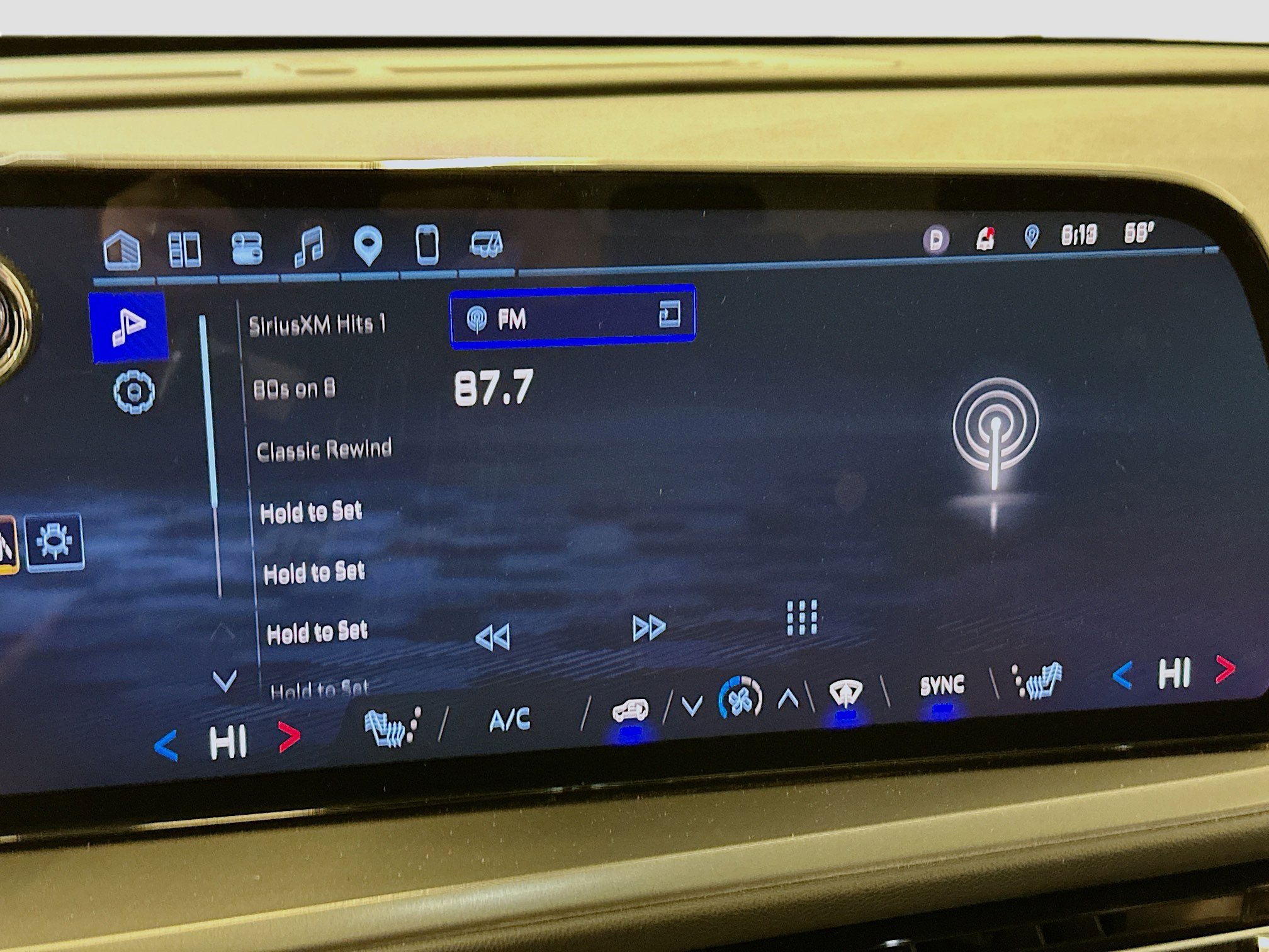 Used 2025 Chevrolet Traverse LT w/ Sun and Wheel Package image 21