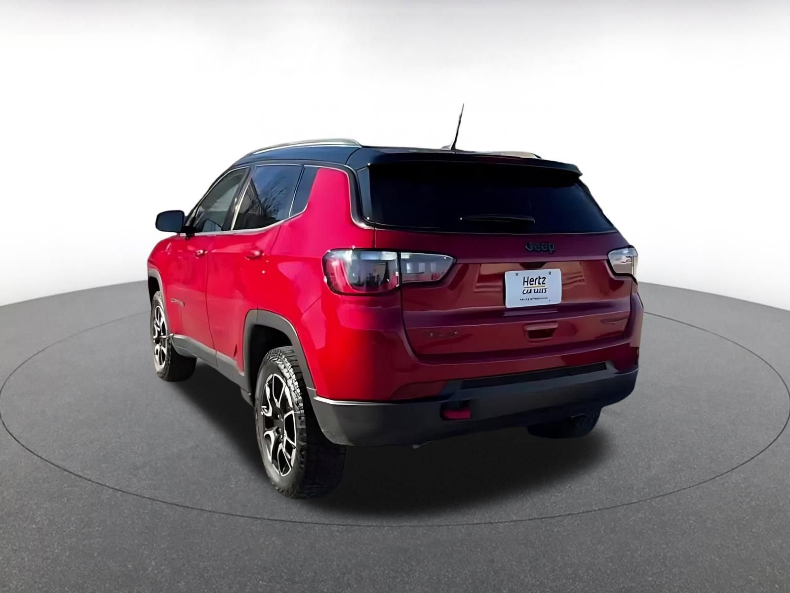 Used 2025 Jeep Compass Trailhawk image 10