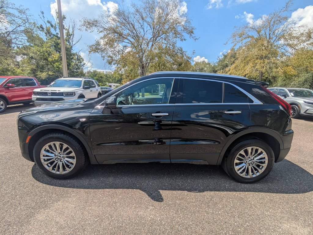 Used 2025 Cadillac XT4 Premium Luxury FWD image 7