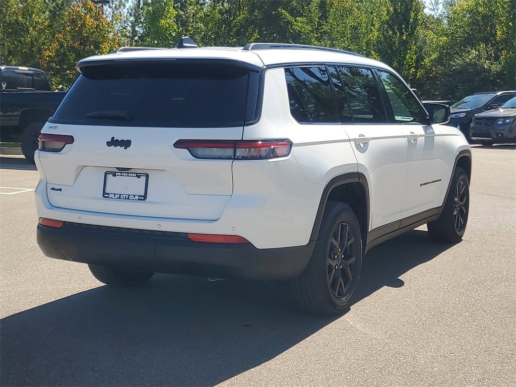 Used 2024 Jeep Grand Cherokee L Laredo image 4