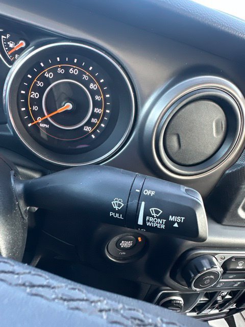 Used 2023 Jeep Gladiator Sport AWD/4WD image 28