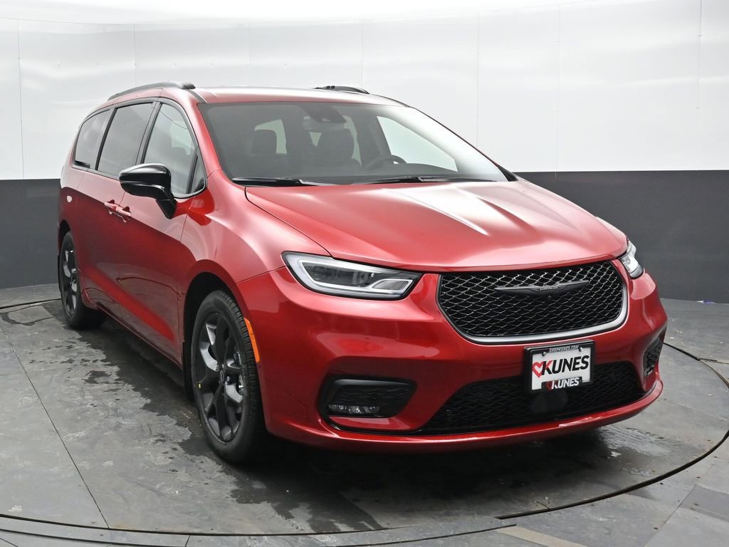 New 2026 Chrysler Pacifica Select w/ S Appearance Package FWD image 4
