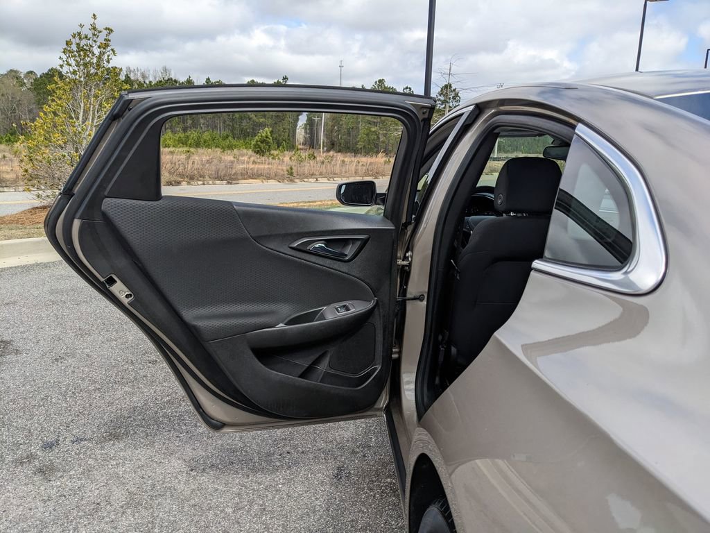 Used 2025 Chevrolet Malibu LT image 52