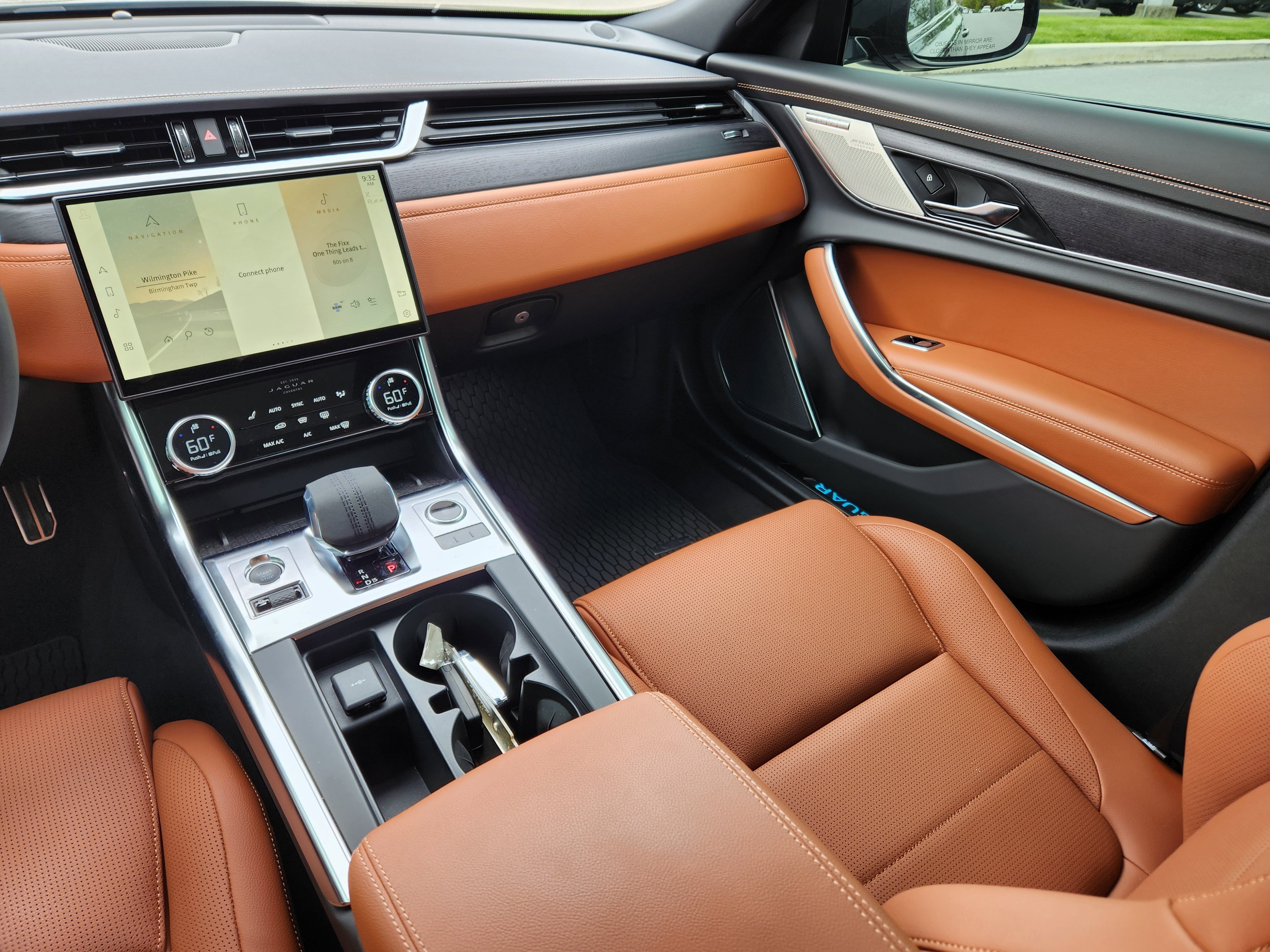 Used 2022 Jaguar XF R-Dynamic SE AWD/4WD image 14