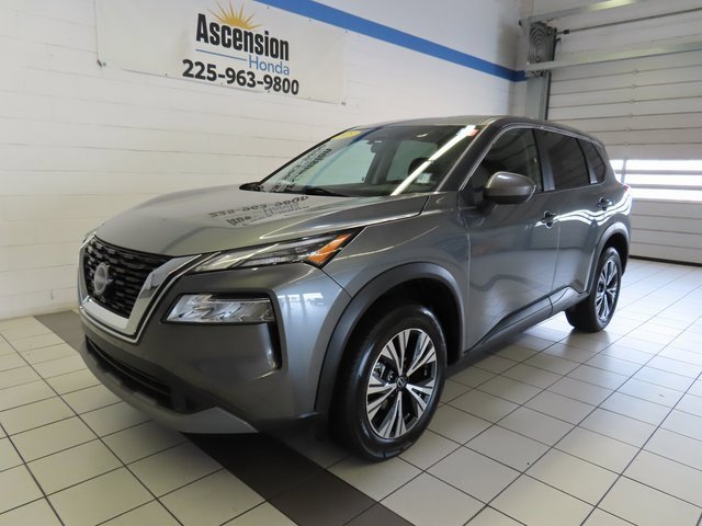 Used 2023 Nissan Rogue SV image 2