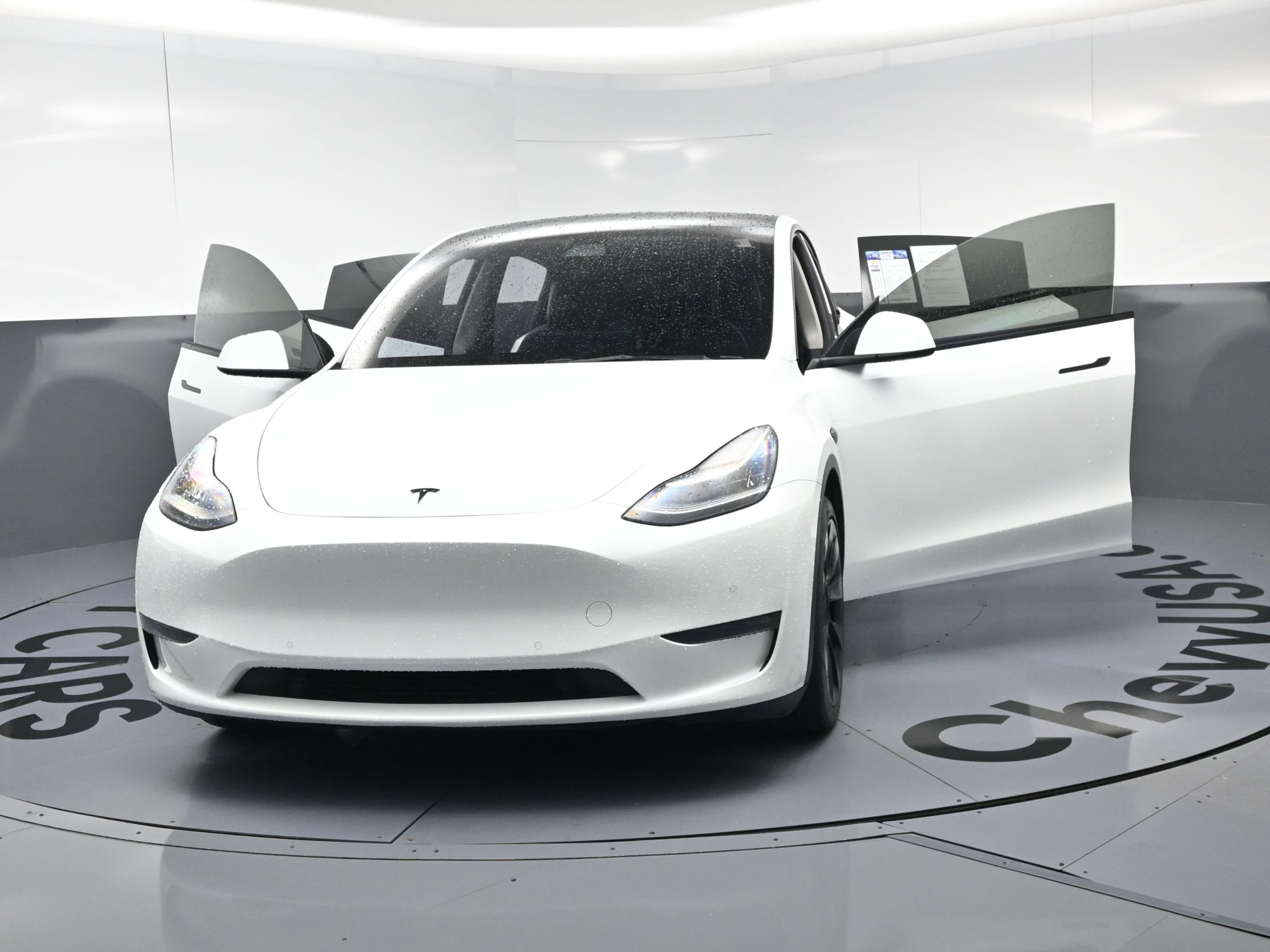 Used 2021 Tesla Model Y Long Range AWD/4WD image 23