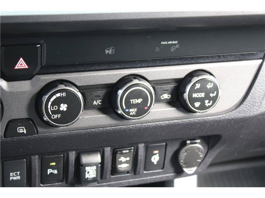 Used 2019 Toyota Tacoma TRD Sport w/ Exterior Package AWD/4WD image 29